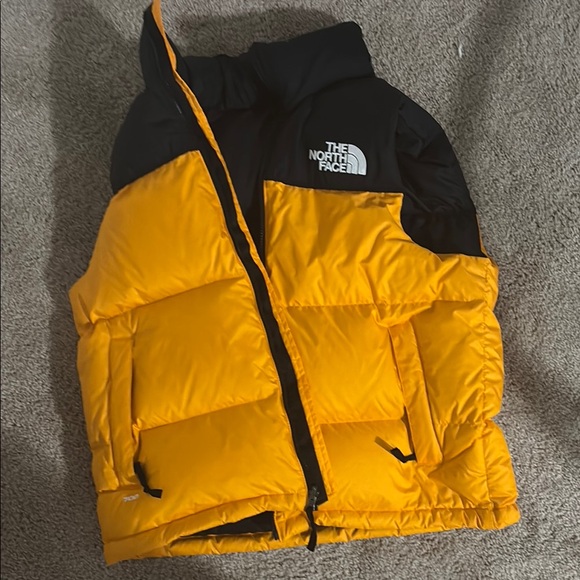 The North Face Men's Yellow Puffer Jacket - Picture 1 of 5